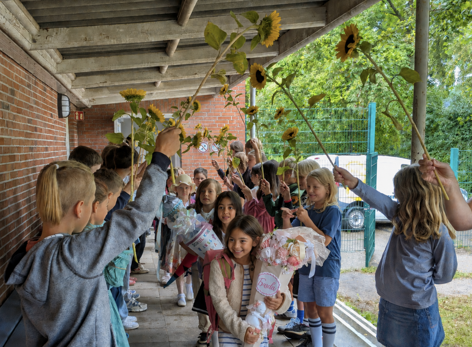 Sonnenblumen-Spalier zur Einschulung 2026 an der Gorch-Fock-Schule